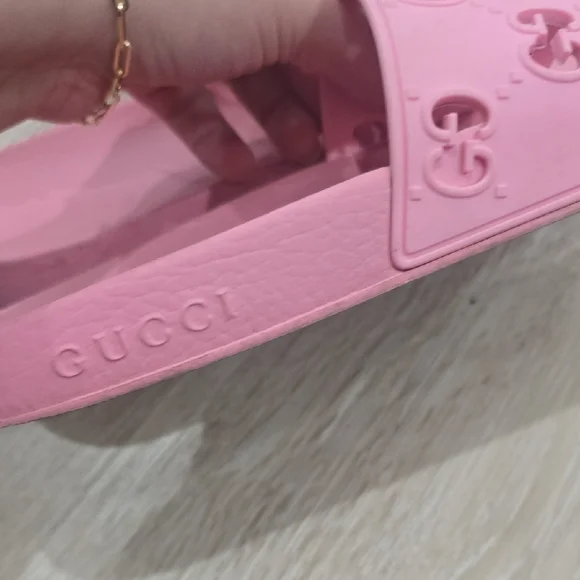 Gucci Pink Women's Slippers - Picture 4 of 5